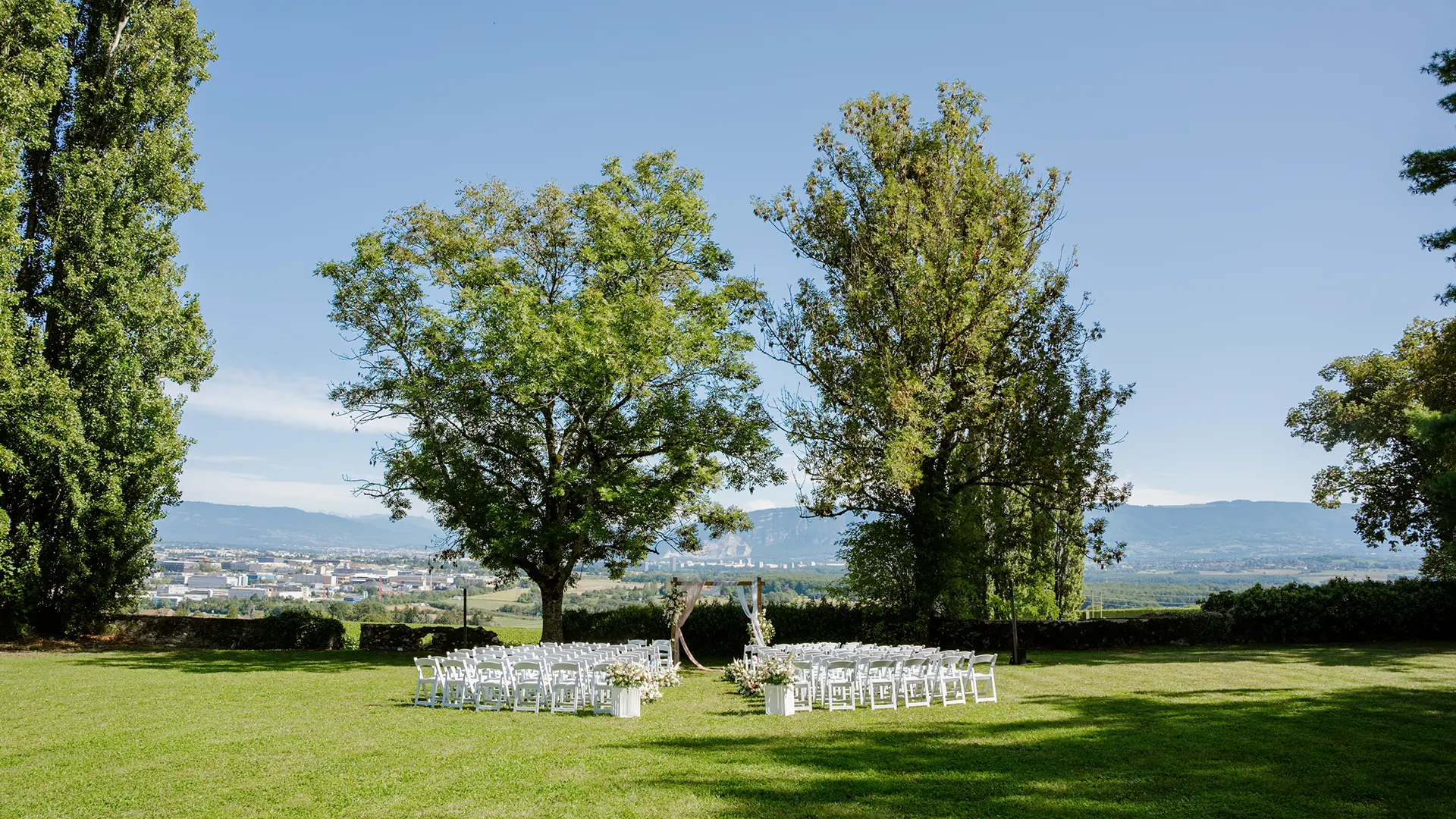 Wedding photography in Satigny, Geneva — Anne-Laure & Romain | AURA