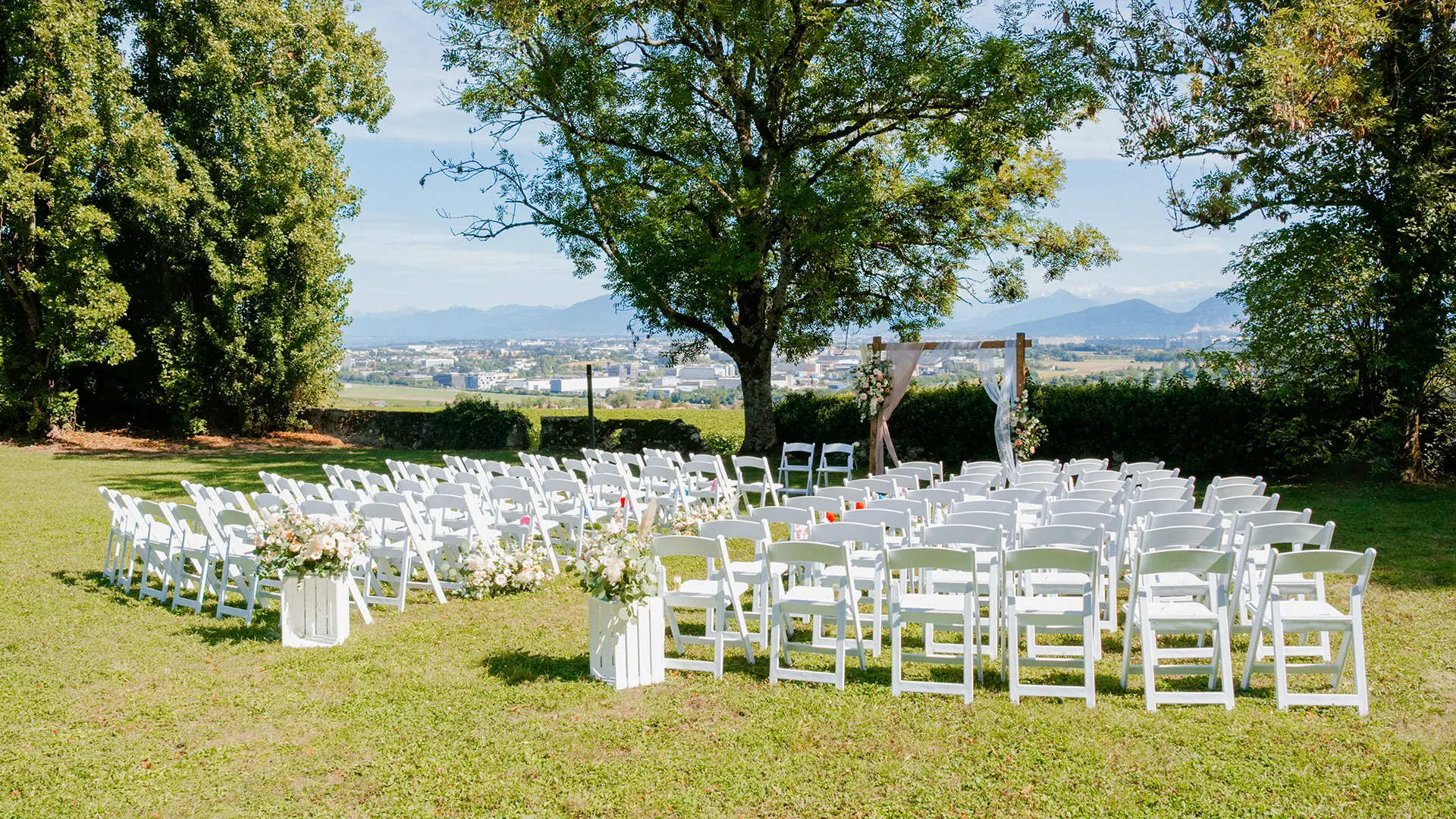 Wedding photography in Satigny, Geneva — Anne-Laure & Romain | AURA