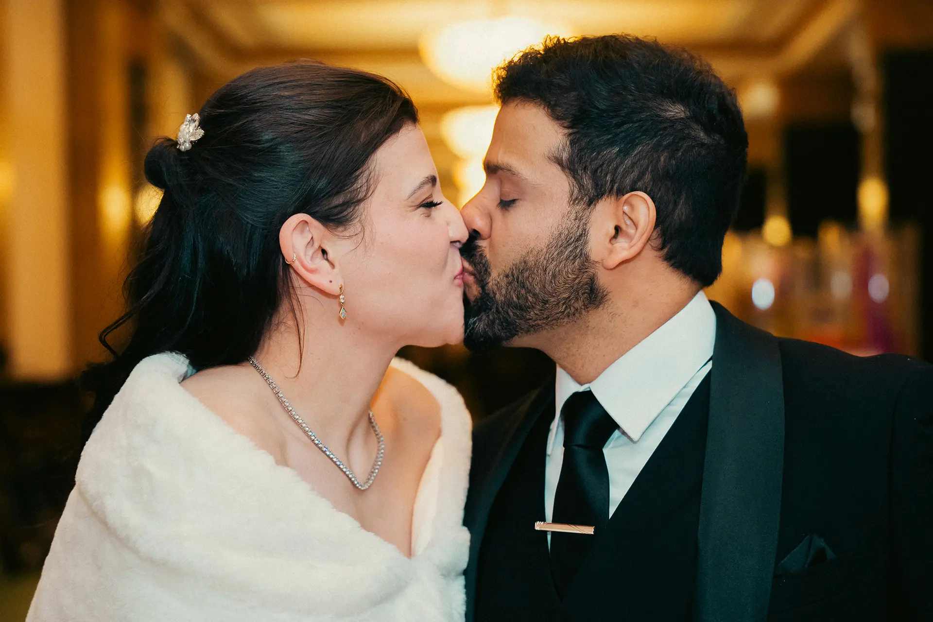 Wedding photography in New York City Hall — Edgar & Laura | AURA