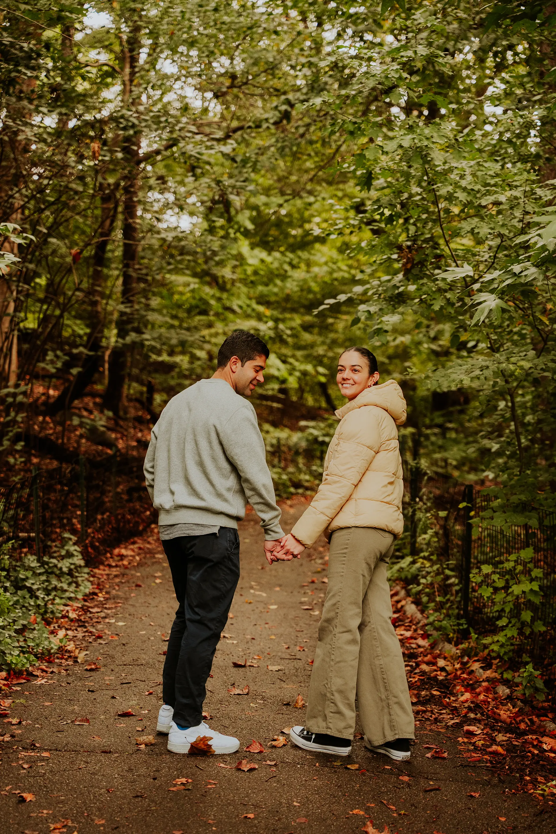 Engagement photography in Central Park, New York — Pablo & Caro | AURA