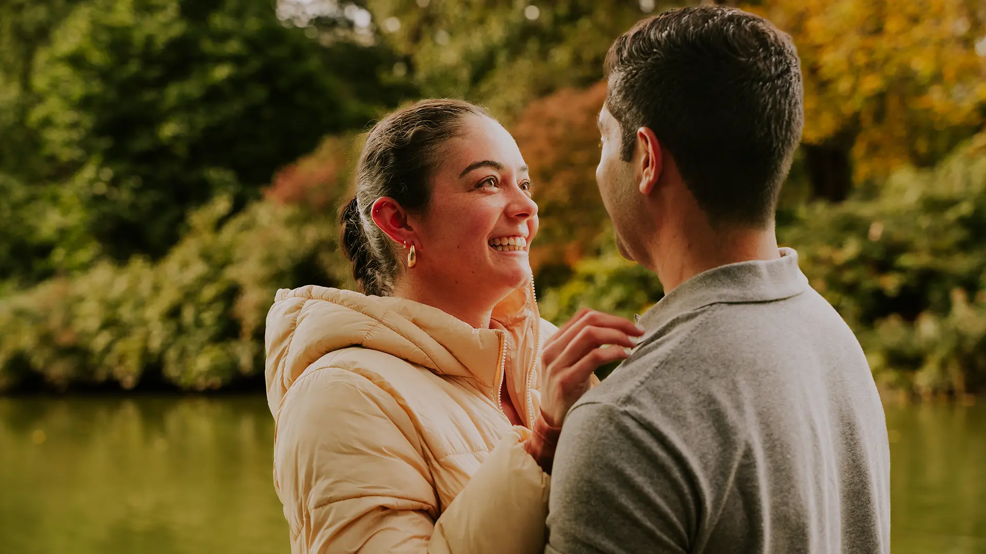 Engagement photography in Central Park, New York — Pablo & Caro | AURA