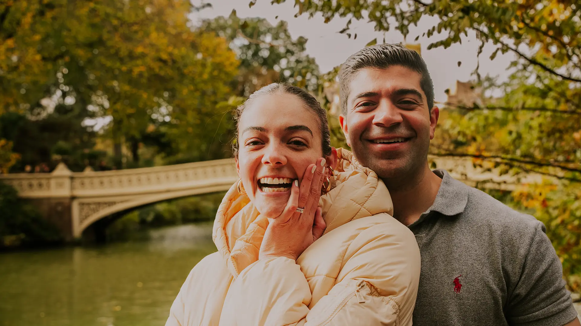 Engagement photography in Central Park, New York — Pablo & Caro | AURA