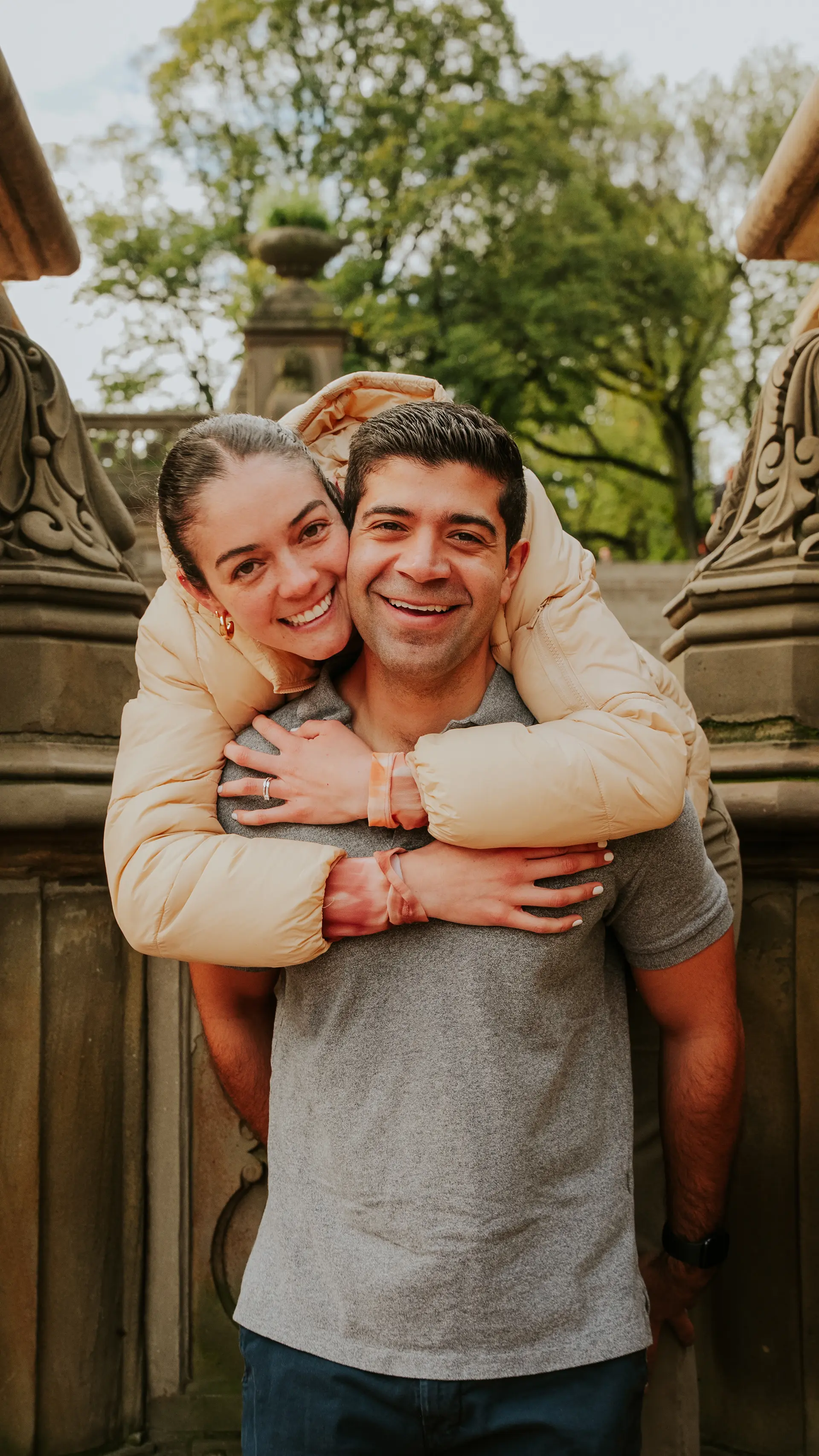 Engagement photography in Central Park, New York — Pablo & Caro | AURA